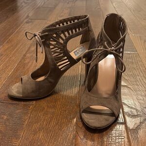 Dolce vita taupe suede sandal size 8.5